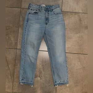 Women’s Abercrombie & Fitch High Rise Mom Jeans Size 26 Amazing Condition